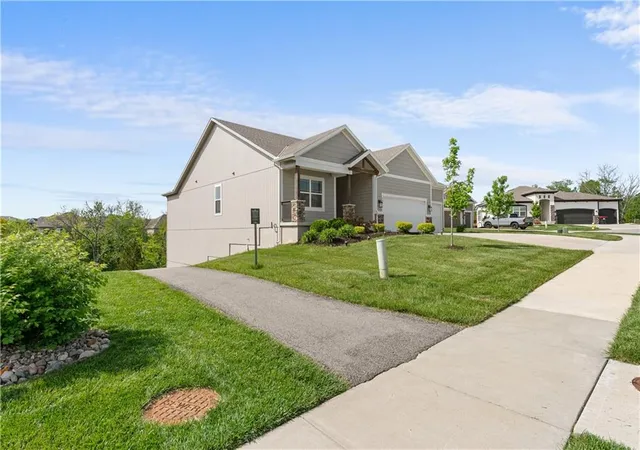 5th image of 202 Nw Joshua Dr, Lees Summit, MO 64081 | MLS# 2617127