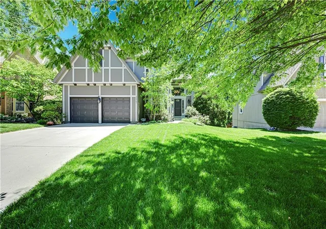 2nd image of 12141 S Rene St, Olathe, KS 66062 | MLS# 2617137