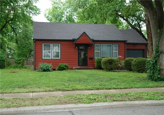 Photo 1 of Single family home for sale at 8212 Mackey St, Overland Park, KS 66204 | MLS# 2617140 | Listing updated on 2026-10-08