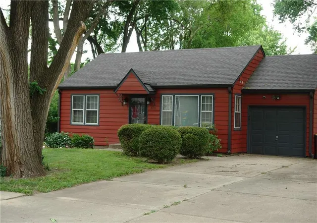 Photo 2 of Single family home for sale at 8212 Mackey St, Overland Park, KS 66204 | MLS# 2617140 | Listing updated on 2026-10-08