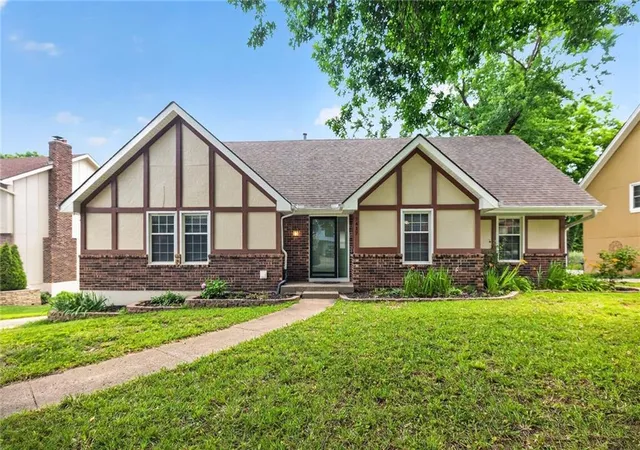 23rd image of 7417 N Park Ave, Kansas City, MO 64118 | MLS# 2617160