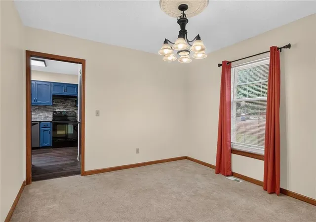 2nd image of 7417 N Park Ave, Kansas City, MO 64118 | MLS# 2617160