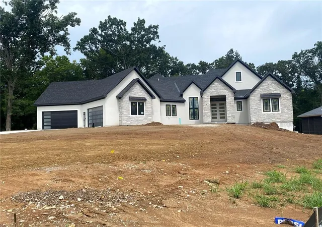 1st image of 12202 W 165th St, Overland Park, KS 66221 | MLS# 2617183