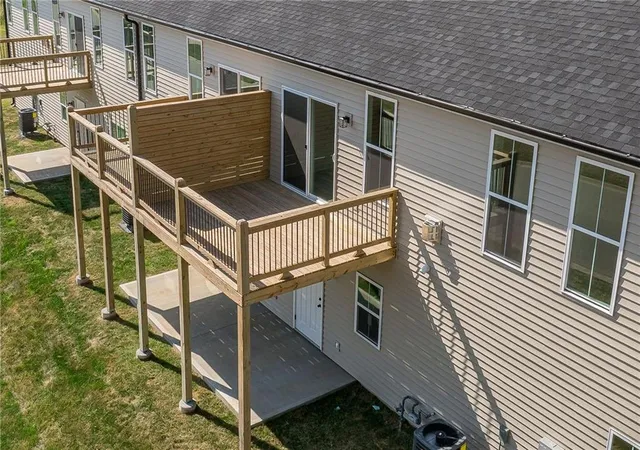 Photo 3 of Townhouse for sale at 1405 Country Ct, Saint Joseph, MO 64506 | MLS# 2617201 | Listing updated on 2026-09-04