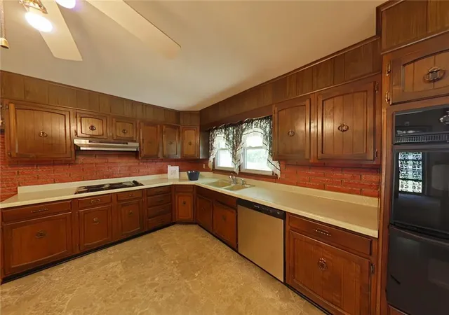 3rd image of 2802 Blackwell Rd, St Joseph, MO 64506 | MLS# 2617249