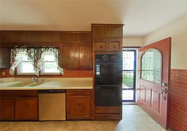 4th image of 2802 Blackwell Rd, St Joseph, MO 64506 | MLS# 2617249