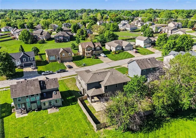 48th image of 12204 Pebble Beach Dr, Kansas City, KS 66109 | MLS# 2617250