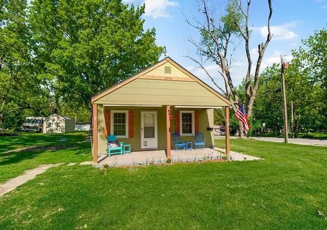 2nd image of 1540 N Noland Rd, Independence, MO 64050 | MLS# 2617347