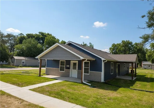 Homes for sale in St Joseph, MO | 902 Morgan St, St Joseph, MO 64504 | MLS# 2617354