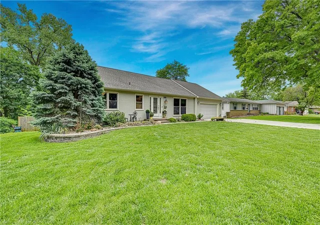 1st image of 6501 W 94th Ter, Overland Park, KS 66212 | MLS# 2617398