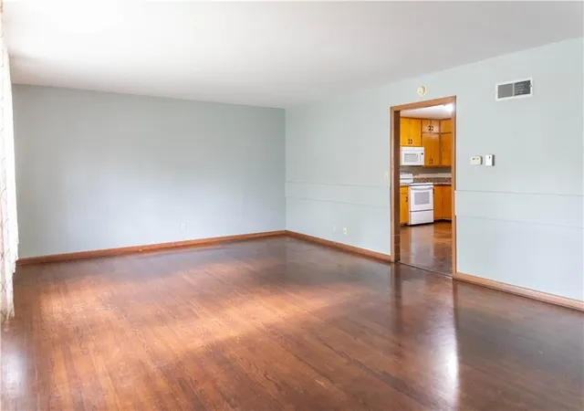 5th image of 710 N Brunswick Ave, Marshall, MO 65340 | MLS# 2617484