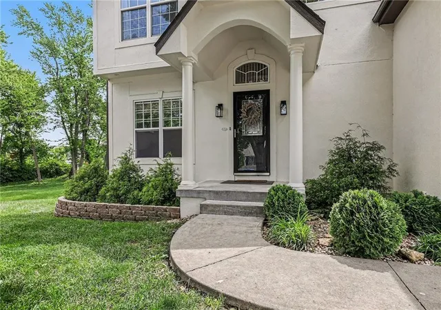 3rd image of 1826 S Jones Ct, Independence, MO 64057 | MLS# 2617523