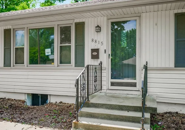 Homes for sale in Raytown, MO | 8815 E 84th St, Raytown, MO 64138 | MLS# 2617535