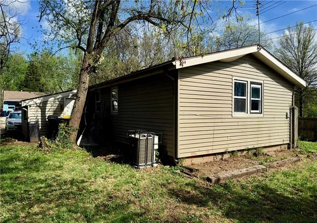 Photo 3 of Single family home for sale at 8620 Winchester Ave, Kansas City, MO 64138 | MLS# 2617562 | Listing updated on 2026-05-05