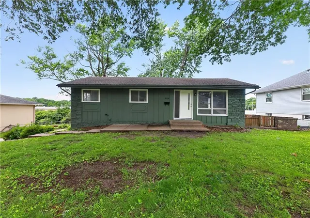 Homes for sale in Raytown, MO | 6508 Hardy Ave, Raytown, MO 64133 | MLS# 2617572