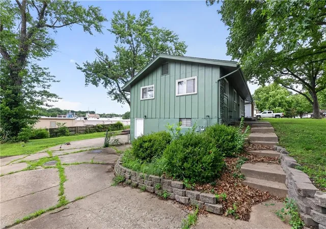 Homes for sale in Raytown, MO | 6508 Hardy Ave, Raytown, MO 64133 | MLS# 2617572