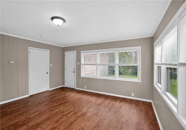 3rd image of 11012 Cambridge Ave, Kansas City, MO 64134 | MLS# 2617575