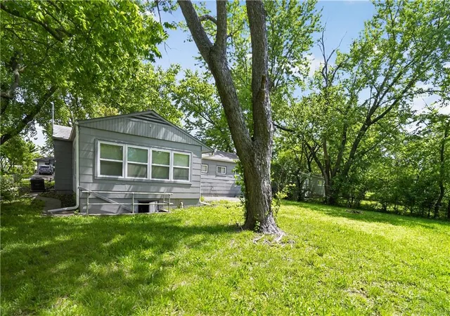 31st image of 11012 Cambridge Ave, Kansas City, MO 64134 | MLS# 2617575