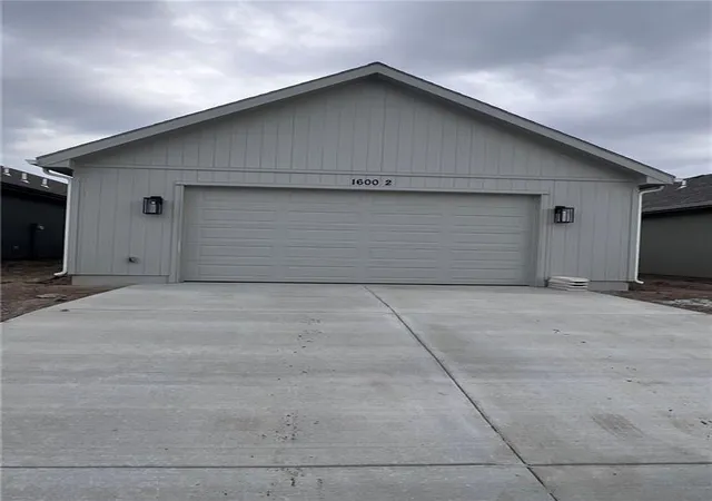Homes for sale in Kearney, MO | 1600 Cottonwood Creek Ave #2, Kearney, MO 64060 | MLS# 2617583