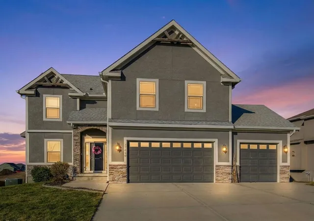 1st image of 27810 E 133 Rd Ct, Lee's Summit, MO 64086 | MLS# 2617608