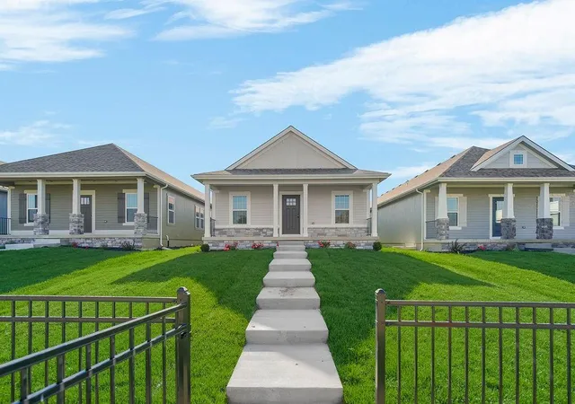 Photo 1 of Single family home for sale at 1600 Cottonwood Crk Ave #7, Kearney, MO 64060 | MLS# 2617610 | Listing updated on 2026-08-29