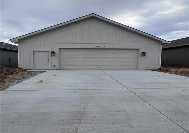 Homes for sale in Kearney, MO | 1600 Cottonwood Creek Ave #7, Kearney, MO 64060 | MLS# 2617610