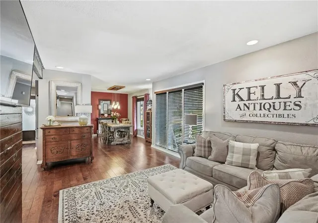 3rd image of 14408 Berkshire Dr, Independence, MO 64055 | MLS# 2617627
