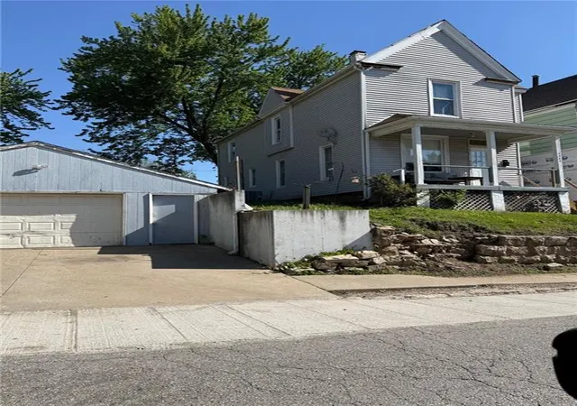 2nd image of 1321 Ridenbaugh St, Saint Joseph, MO 64501 | MLS# 2617638