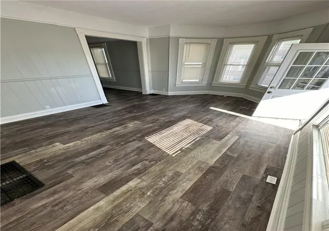 4th image of 1321 Ridenbaugh St, Saint Joseph, MO 64501 | MLS# 2617638