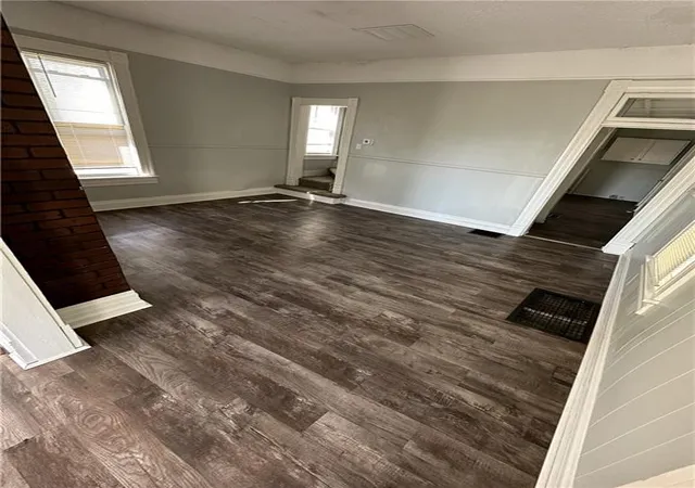 5th image of 1321 Ridenbaugh St, Saint Joseph, MO 64501 | MLS# 2617638