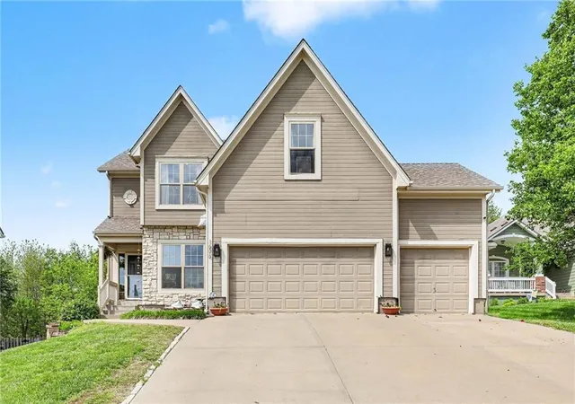 Homes for sale in Greenwood, MO | 1606 Curtis Dr, Greenwood, MO 64034 | MLS# 2617647