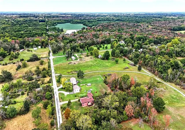 Photo 3 of Single family home for sale at 14293 E Quail Rd, Nevada, MO 64772 | MLS# 2617797 | Listing updated on 2026-10-14