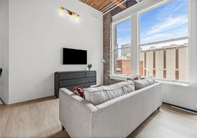 Homes for sale in Kansas City, MO | 308 W 8Th St #304, Kansas City, MO 64105 | MLS# 2617802