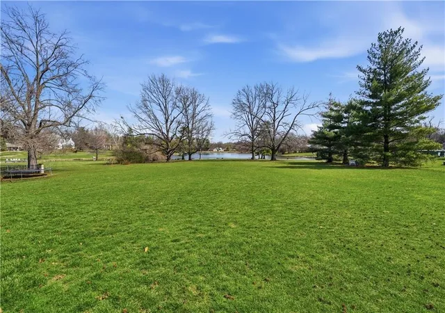 6th image of 8801 Mission Rd, Leawood, KS 66206 | MLS# 2617850