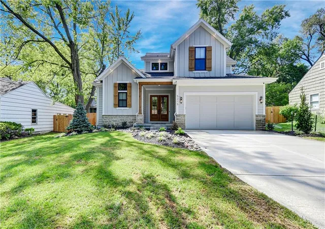 1st image of 5215 W 71st Ter, Prairie Village, KS 66208 | MLS# 2617856