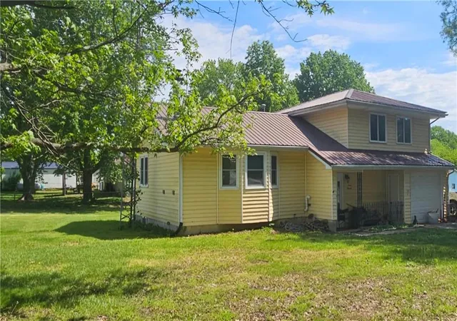 Homes for sale in Urich, MO | 711 Kristi Ln, Urich, MO 64788 | MLS# 2617865