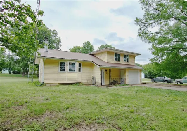 Homes for sale in Urich, MO | 711 Kristi Ln, Urich, MO 64788 | MLS# 2617865