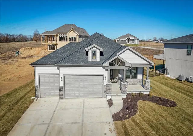 Homes for sale in Shawnee, KS | 6024 Arapahoe St, Shawnee, KS 66226 | MLS# 2617874