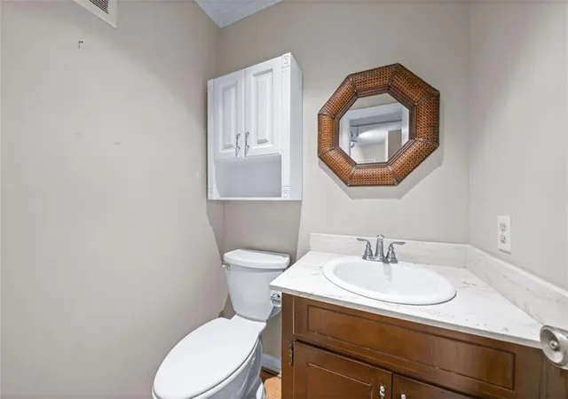 5th image of 7704 W 102Nd St, Overland Park, KS 66212 | MLS# 2617876