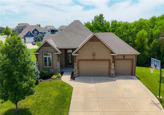 1st image of 9108 N Seymour Ave, Kansas City, MO 64153 | MLS# 2617908