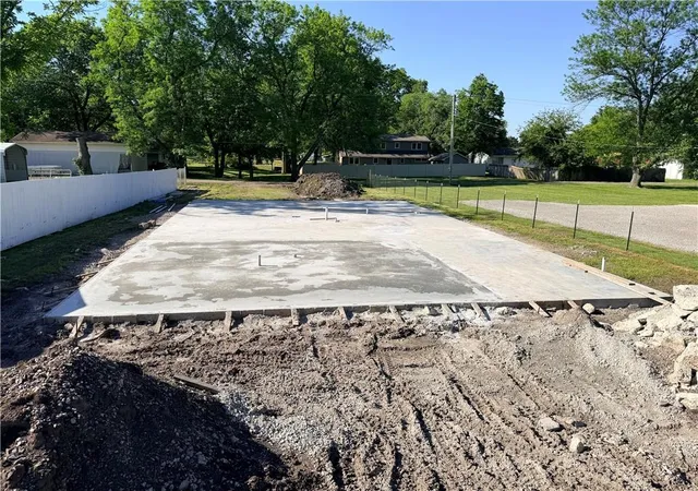 Homes for sale in Arma, KS | 110 E South St, Arma, KS 66712 | MLS# 2617952