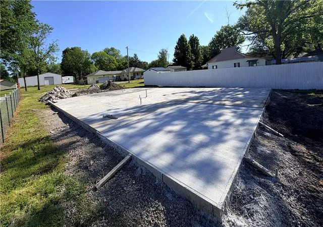 Homes for sale in Arma, KS | 110 E South St, Arma, KS 66712 | MLS# 2617952