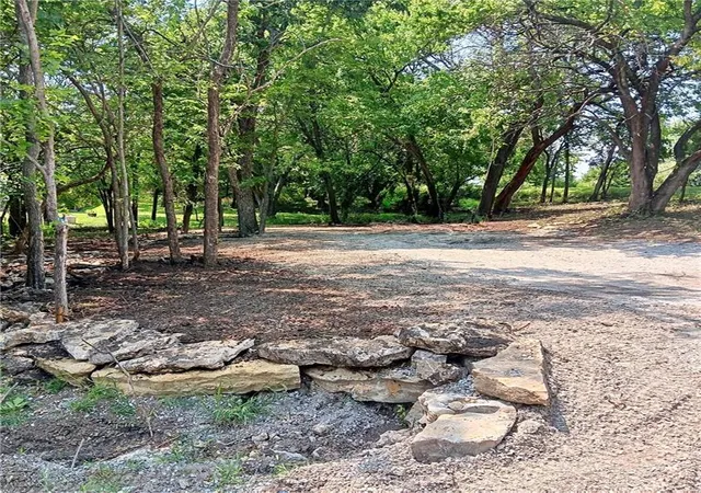 2nd image of 2 6 Pecan Dr, Linn Valley, KS 66040 | MLS# 2617986