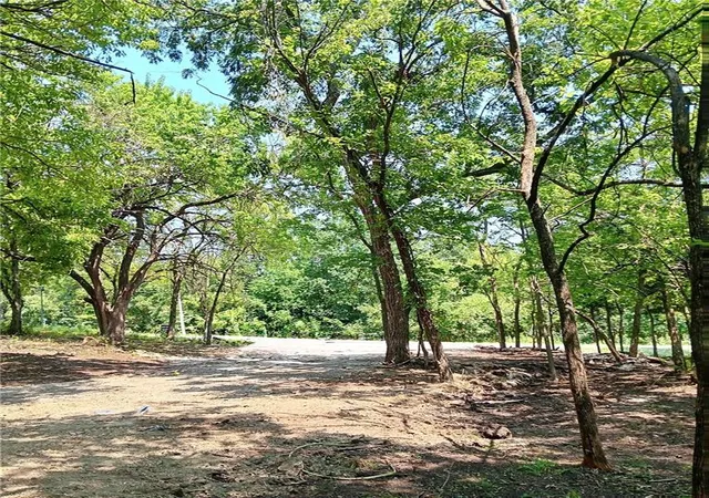 4th image of 2 6 Pecan Dr, Linn Valley, KS 66040 | MLS# 2617986