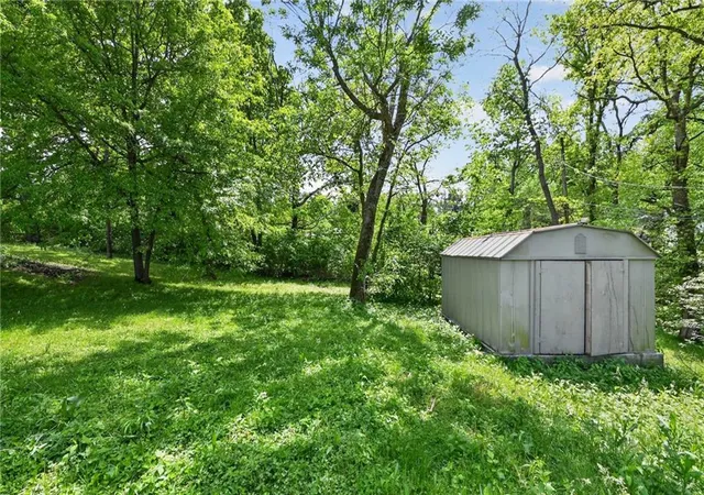 Photo 3 of Sale Pending at 5131 Oakland Ave, Kansas City, KS 66102 | MLS# 2618002 | Listing updated on 2026-08-24