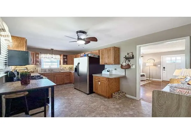 5th image of 2311 Washington St, Lexington, MO 64067 | MLS# 2618021