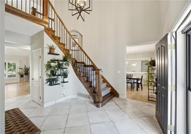 4th image of 2448 Nw Valley View Dr, Lees Summit, MO 64081 | MLS# 2618031