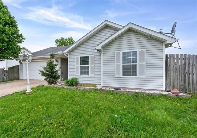 Homes for sale in Cameron, MO | 605 Bob Griffin Rd, Cameron, MO 64429 | MLS# 2618046