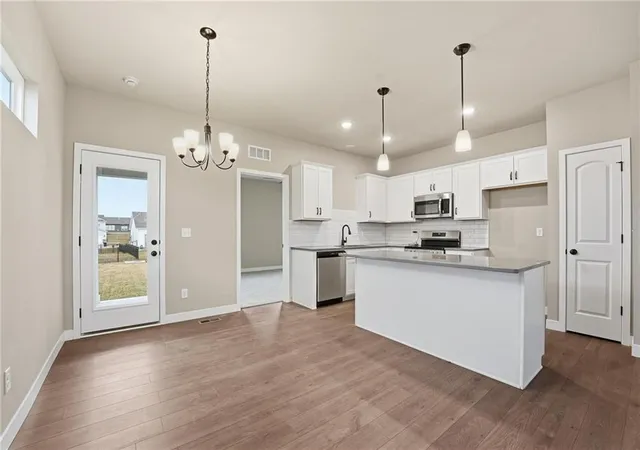 3rd image of 12427 S Redwood St, Lees Summit, MO 64086 | MLS# 2618061