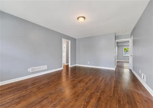 5th image of 1340 E 84Th St, Kansas City, MO 64131 | MLS# 2618066